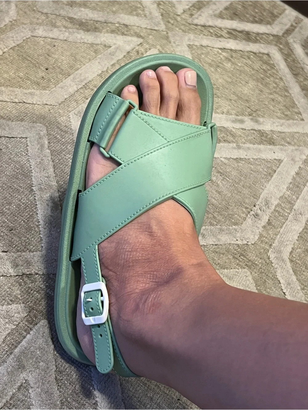 Mint Green Crisscross Slide Sandals - rubber waterproof Women size 7.5